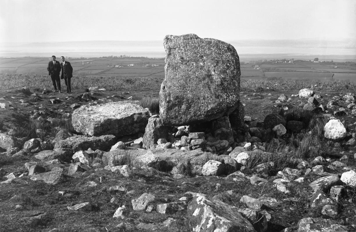 Arthur's Stone, chambered tomb