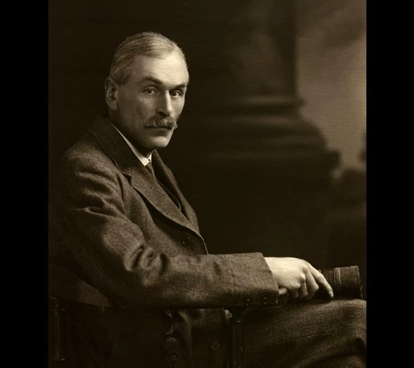 Y casglwr Prydeinig Arthur Edwin Boycott, 1925.