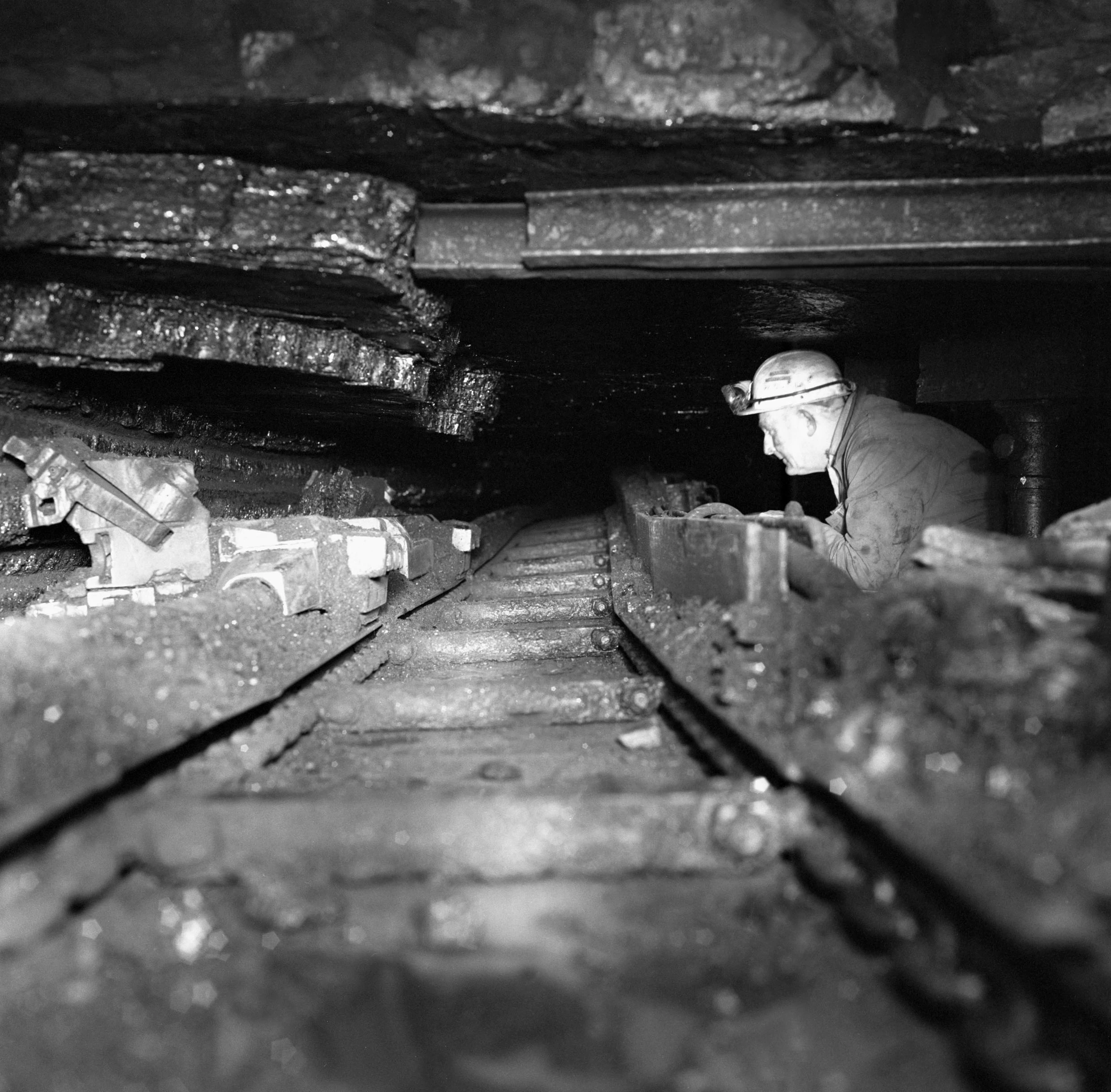 Bill Gunter, swyddog diogelwch Big Pit, ar dalcen G11 ym 1979