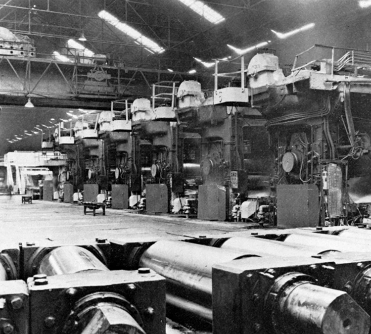 Roedd y felin strip newydd yn cynhyrchu dur strip o ansawdd da ar gyflymdra o 20 milltir yr awr