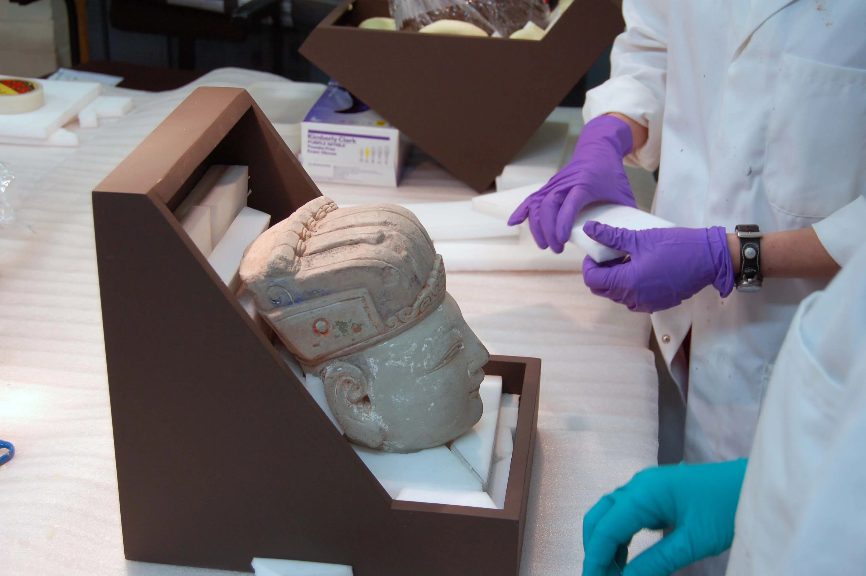 Cerfiadau Hynafol Dazu - Amgueddfa Cymru