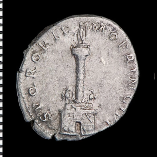 Colofn Trajan, Rhufain - sy'n dal i sefyll heddiw