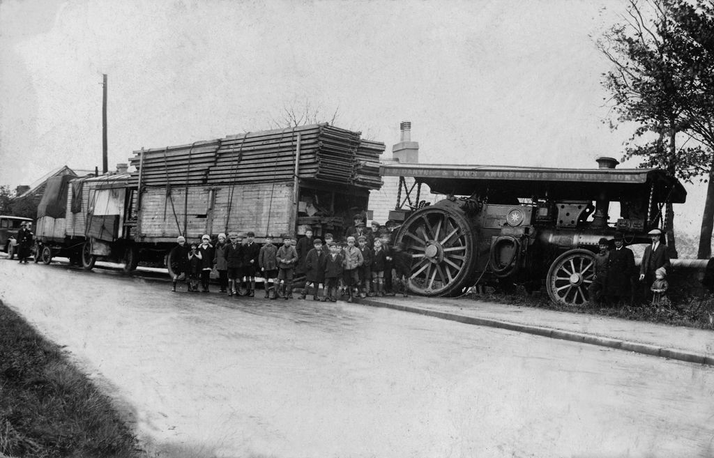 Showman's traction engine and train in1929 (b/w photo)