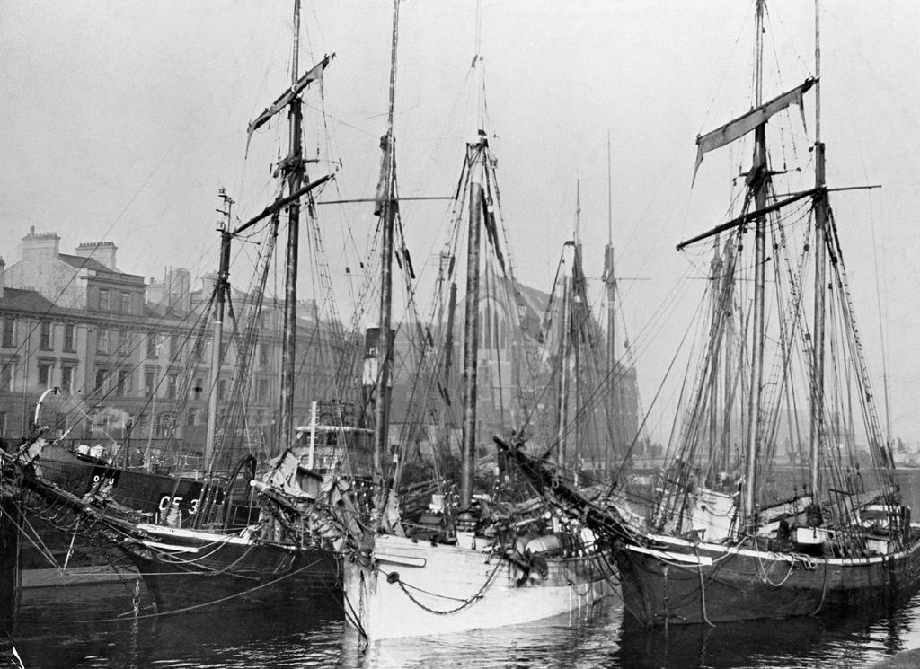 Two schooners and a sketch in West bute basin (b/w photo)