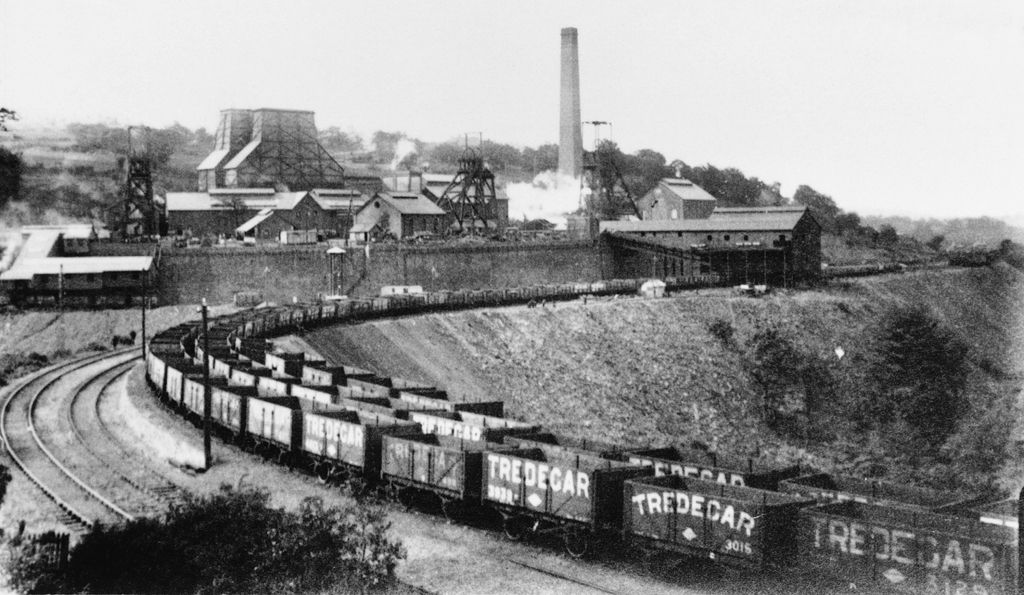 Cwmcarn colliery, 1907 (b/w photo)