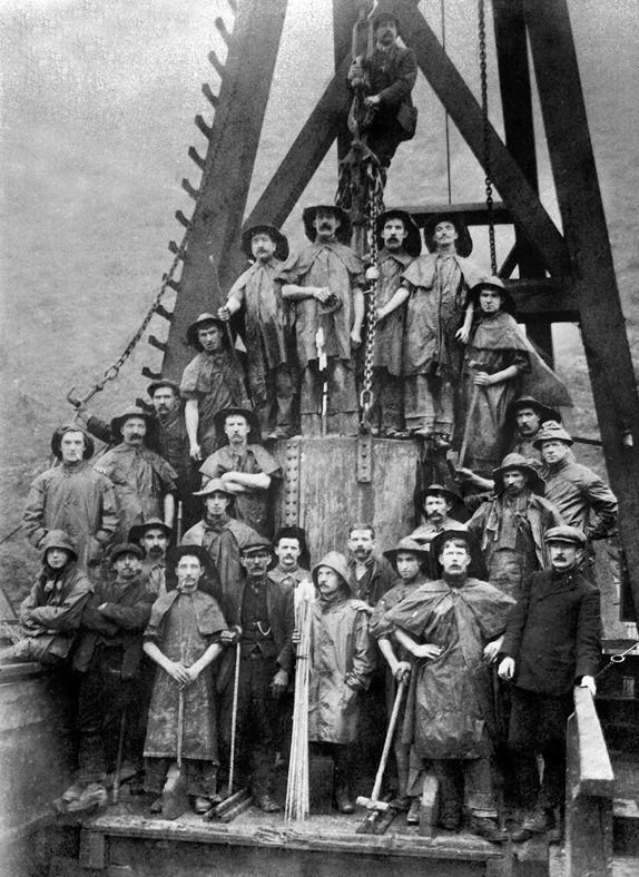 Lewis Merthyr Colliery (b/w photo)