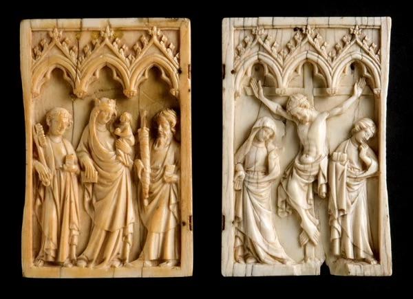 Yn un eto: dwy ddalen diptych Llandaf.