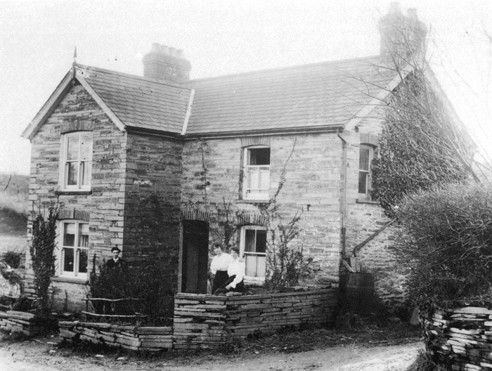 Aberdyfan, Pont-rhyd-y-ceirt, cartref Tom Mathias.