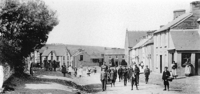 Stryd Fawr, Cilgerran, yn 19105