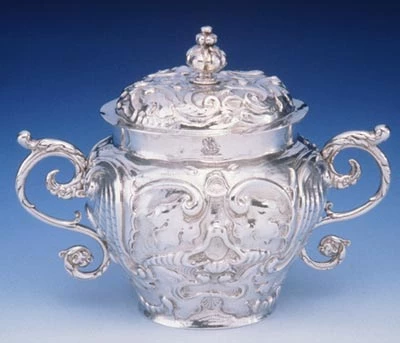 Cwpan dwy-ddolen a chaead, Llundain 1668