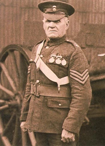 Sarjant Evan Jones, tua 1917.