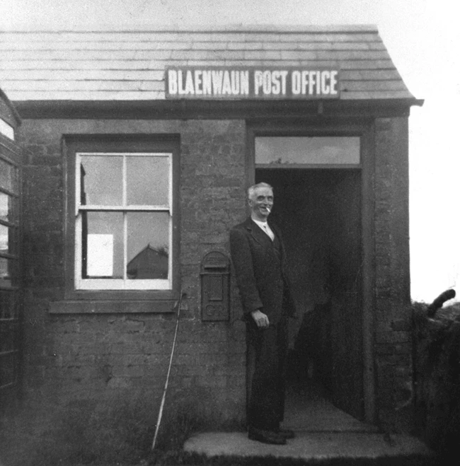 Swyddfa Bost lleiaf Cymru, ym Mlaenwaun, Sir Gaerfyrddin