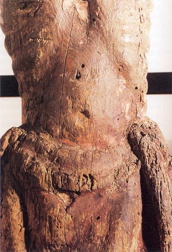 Manylyn o'r corff a'r lliain lwynau mewn golau uwch fioled.