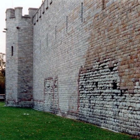 Mur y castell, Caerdydd.