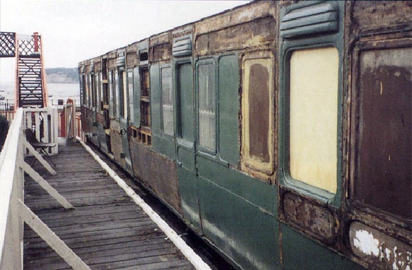 Y cerbyd cyn dechrau ar y gwaith