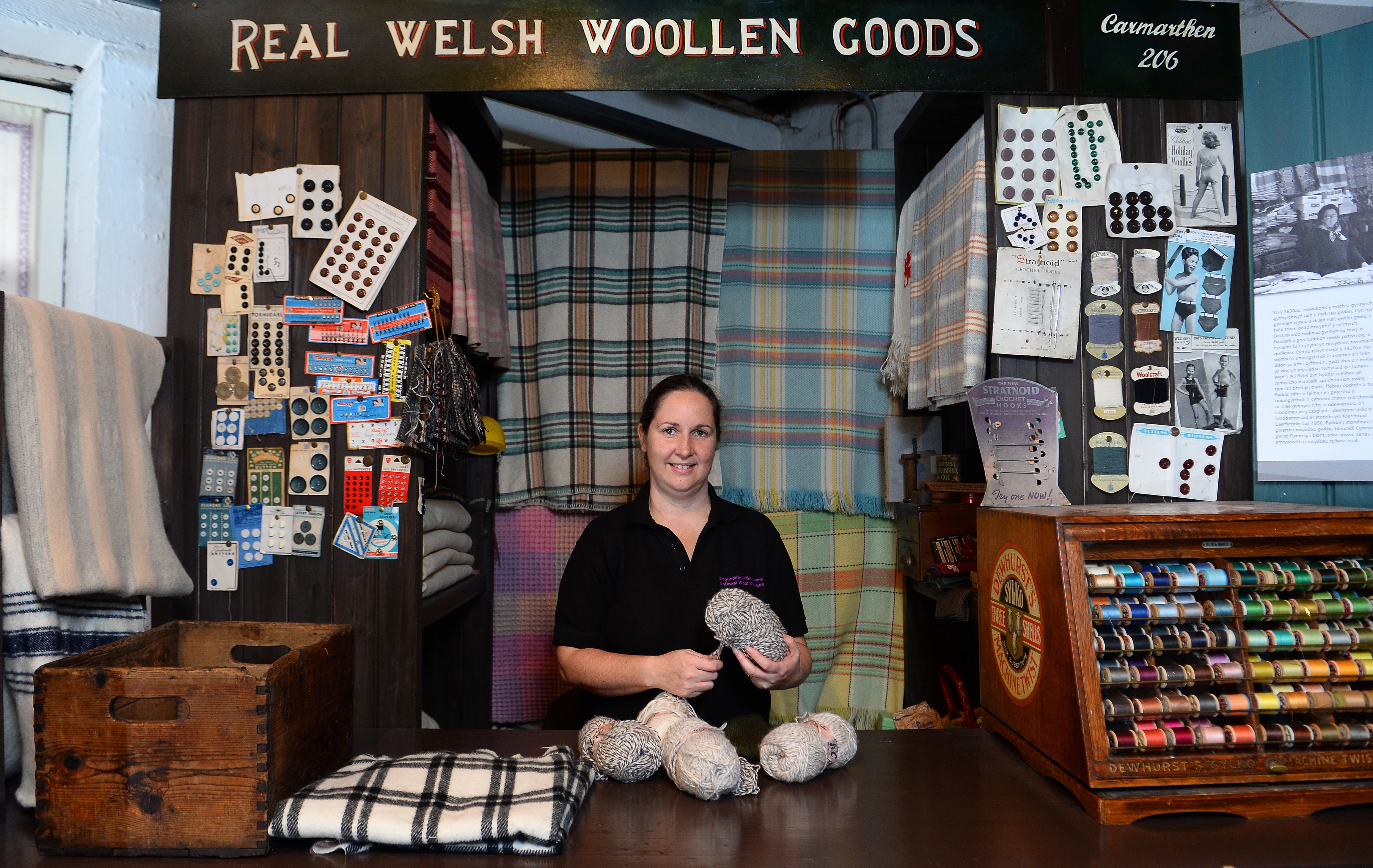 Ail-gread o Siop Ddefnydd Emlyn Davies, oedd ar agor yn Nowlais o 1898 i 1962.