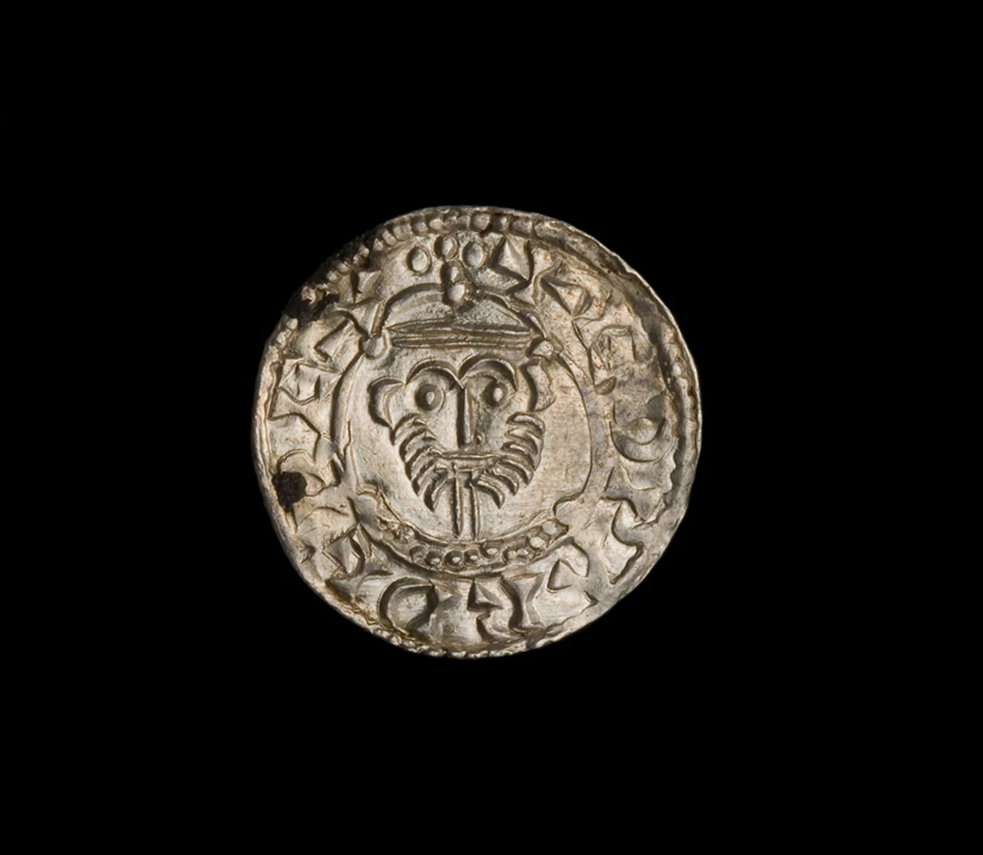 Edward, 'Bust Facing'; Efrog, Iocetel