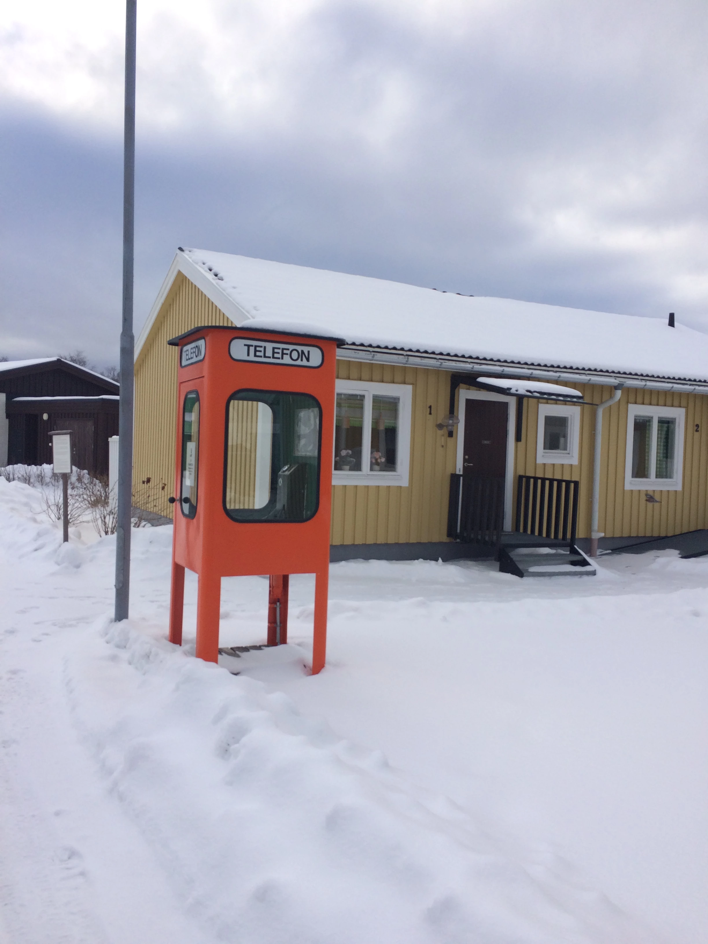 rdal gyda tai o'r 1970au yn Amgueddfa Jamtli