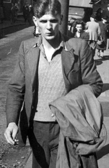 Raymond George Isted, Bachgen Bevin, Glofa Roseheyworth 1943 - 1949