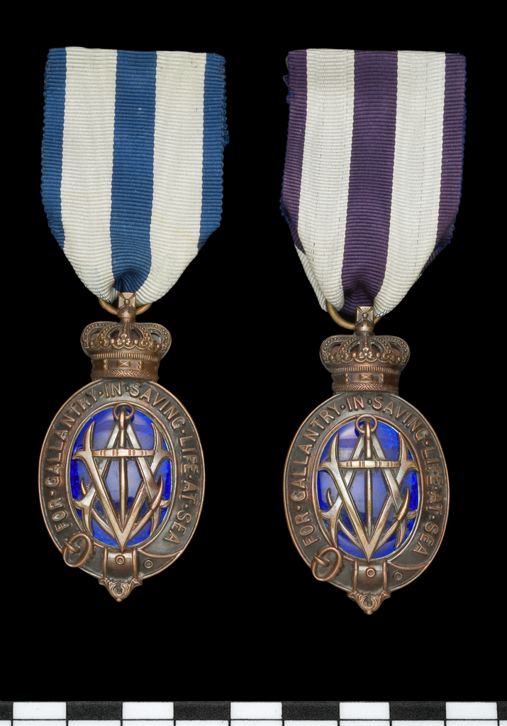 Medalau Albert G.L. Bastian ac E. Hawkins