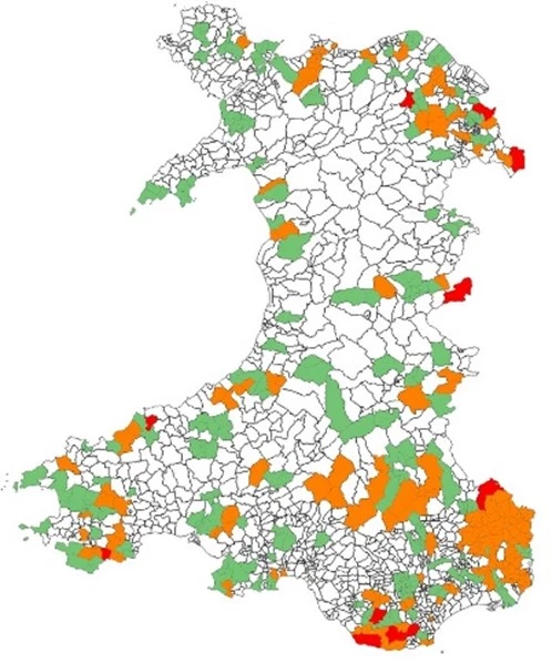 Map sydd yn amlinell pob sir yng Nghymru, mae rhai o'r siroedd wedi cael eu lliwio yn wyrdd, coch neu oren. Mae hyn yn diffinio faint o drysor sydd wedi cael eu darganfod yn yr ardal
