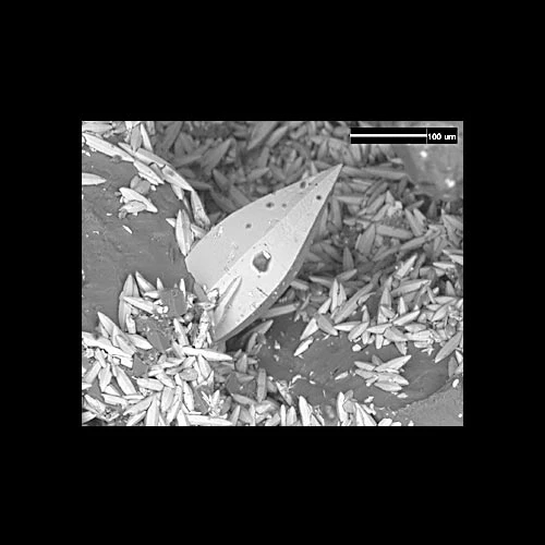 grisial pyramidaidd alstonit