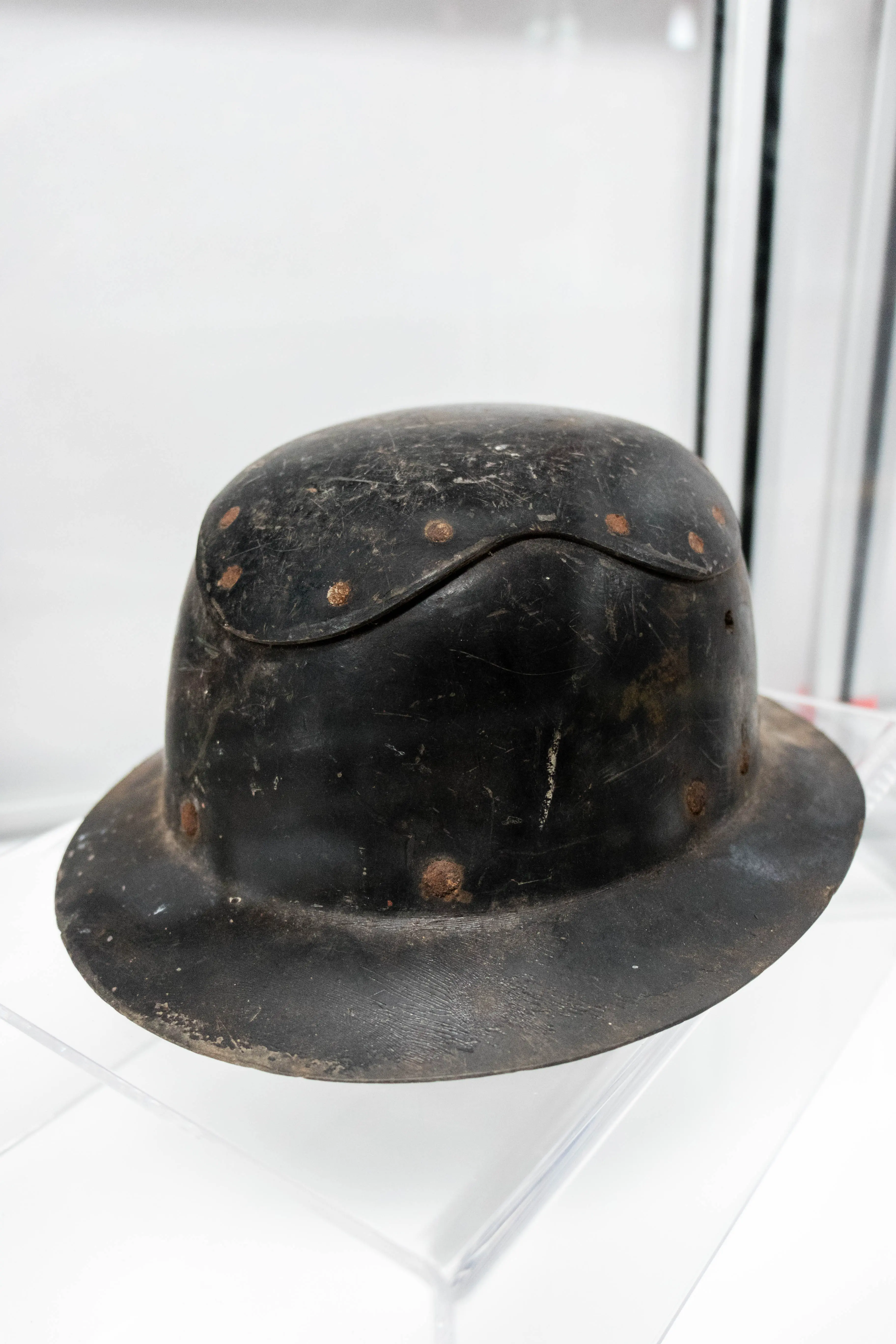 Casgliad ALC, helmed 'Cromwell protector'.